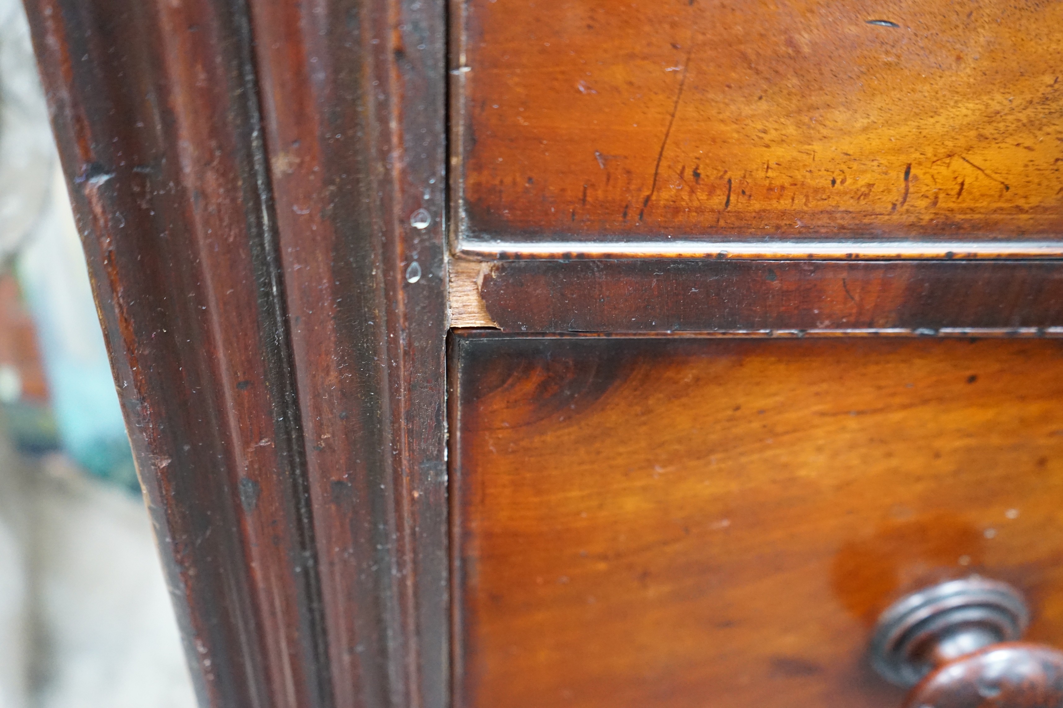 An early Victorian mahogany chest of four drawers, width 121cm, depth 53cm, height 134cm